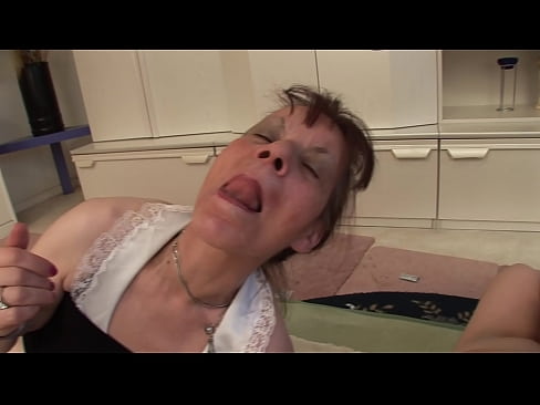 ❤️ Dua nenek dan satu kakek memiliki threesome ☑ Video seks pada kami id.trysex.ru